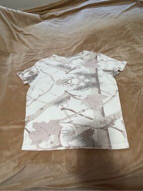 Social Culture Ribbed Short Sleeve Tee in White and Light Brown Women’s Large